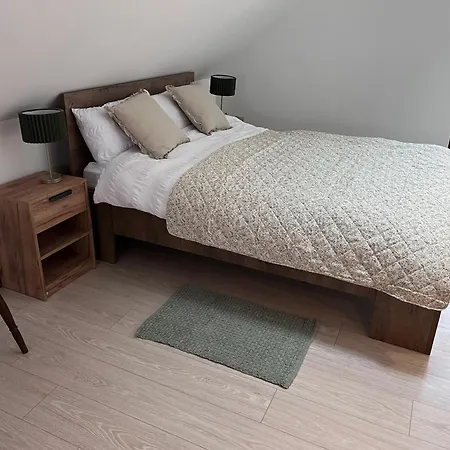 Deck 公寓 基洛格林